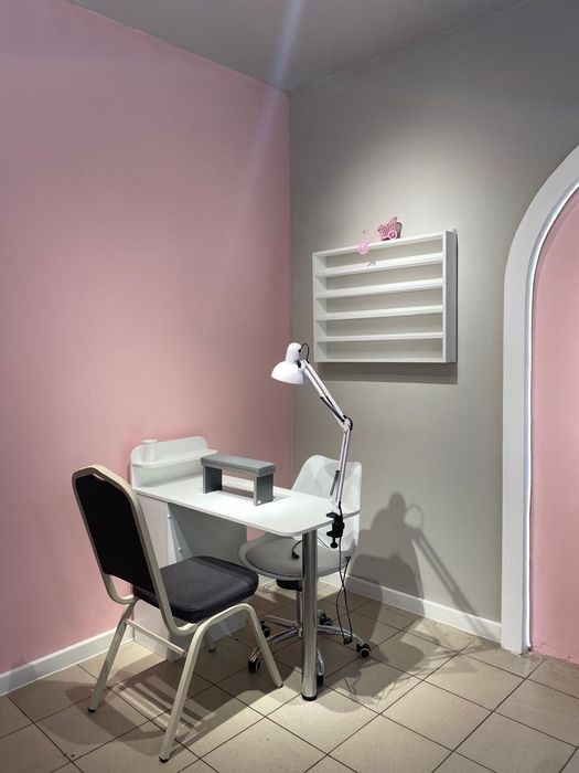 Продам маникюрный стол