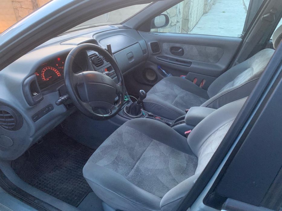 Renault laguna 1