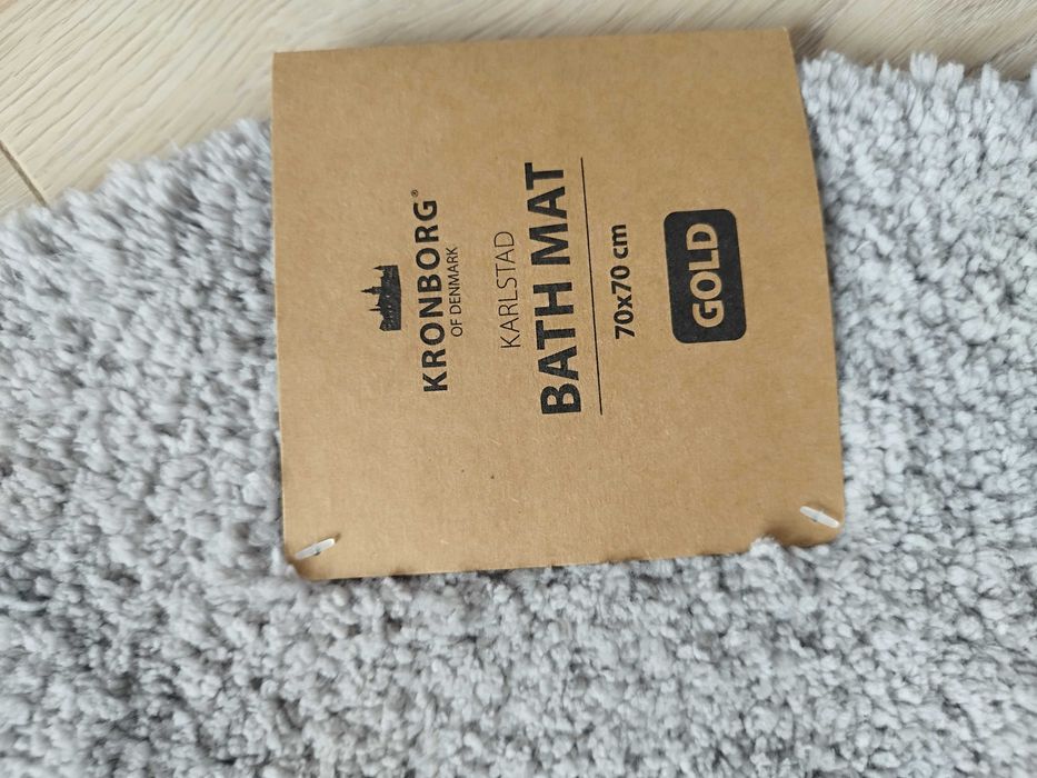 Нова кръгла постелка за баня мека. Килим кръгъл