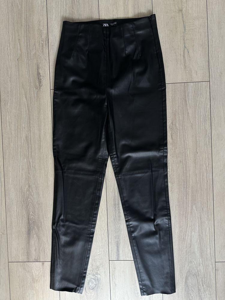 Pantaloni piele Zara, negri