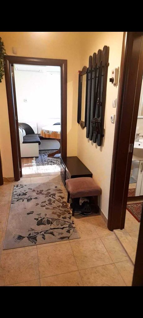 Продава се Тристаен апартамент в Варна, Колхозен пазар - 61 кв.м за 1968 €/кв.м - Снимка #1