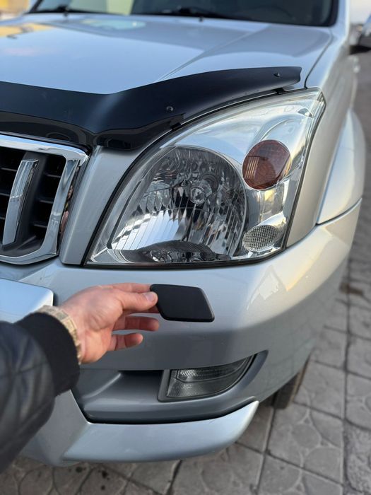 Крышка омывателя в передний бампер Toyota land cruiser Prado 120 gx470