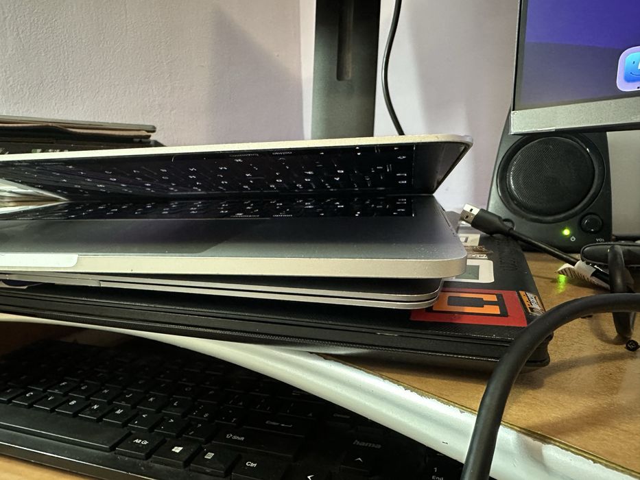 Macbook pro 13 inch 2016 Four tunderbolt touchbar