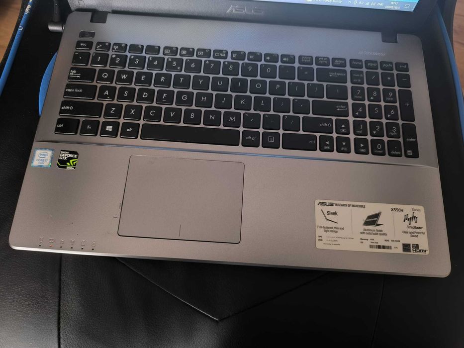 Laptop Asus X550V