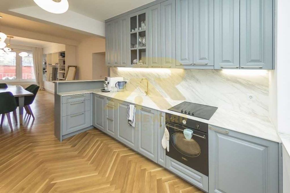 Продава се Мезонет в София, Център - 106 кв.м за 4104 €/кв.м - Снимка #2