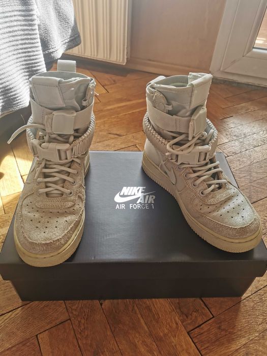 Nike Air Force 1