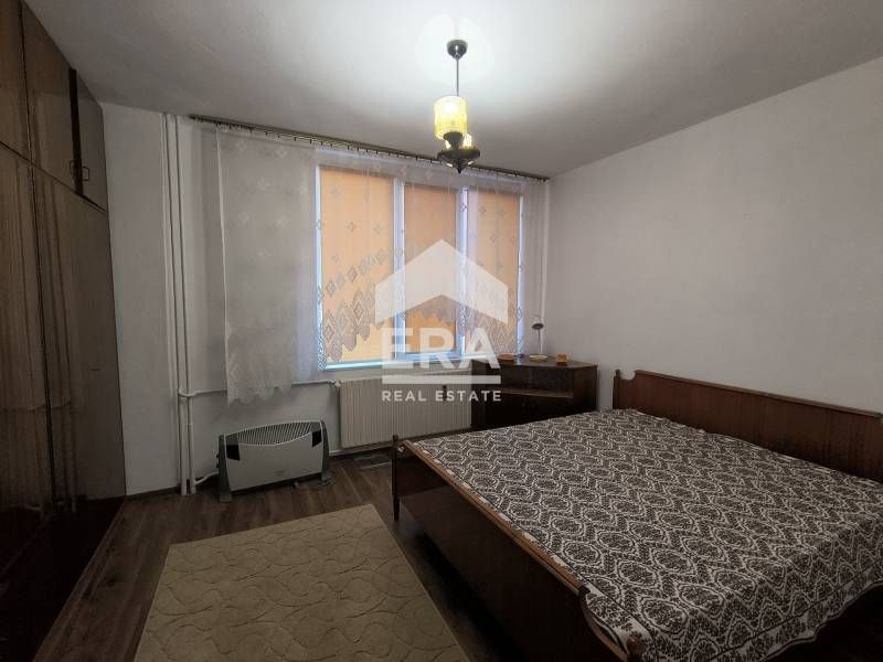 Тристаен апартамент в кв. Колю Фичето