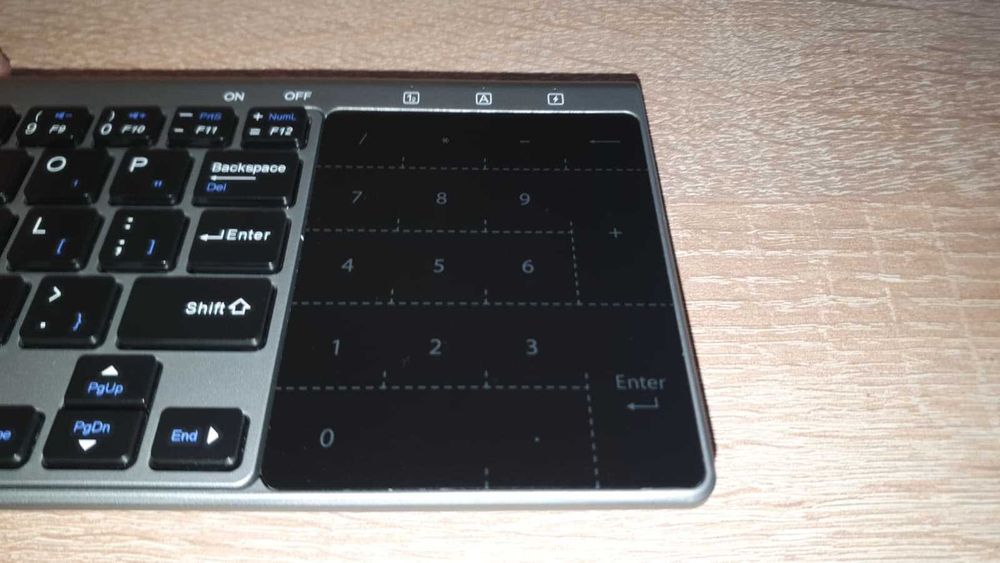 Tastatură wireless mini 2.4G/Bluetooth cu touchpad numeric
