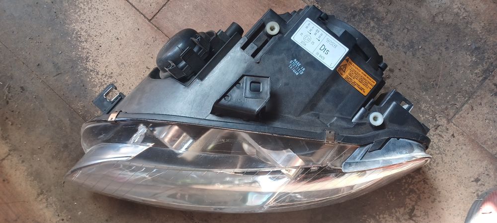 Ляв фар ксенон Audi A4 B7