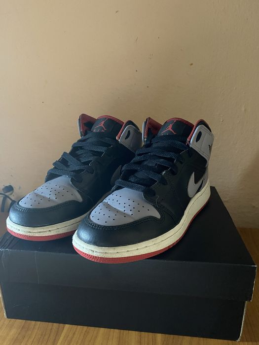 Jordan 1 high cemet grey fire red