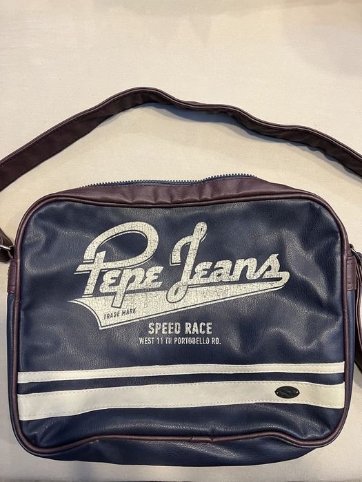 Оригинална чанта на Pepe Jeans