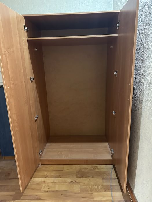 Срочно продам Шкаф для компьютера