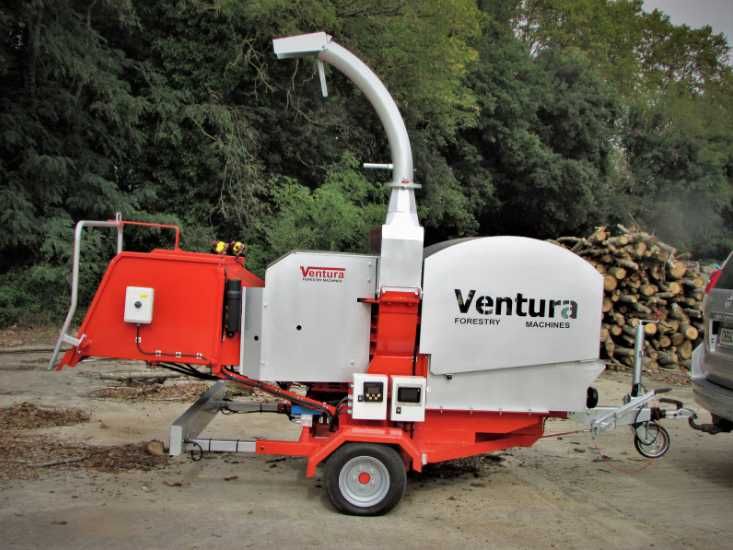 Tocatoare PROFESIONALE de crengi cu motor pe benzina 57cai,deplasabil