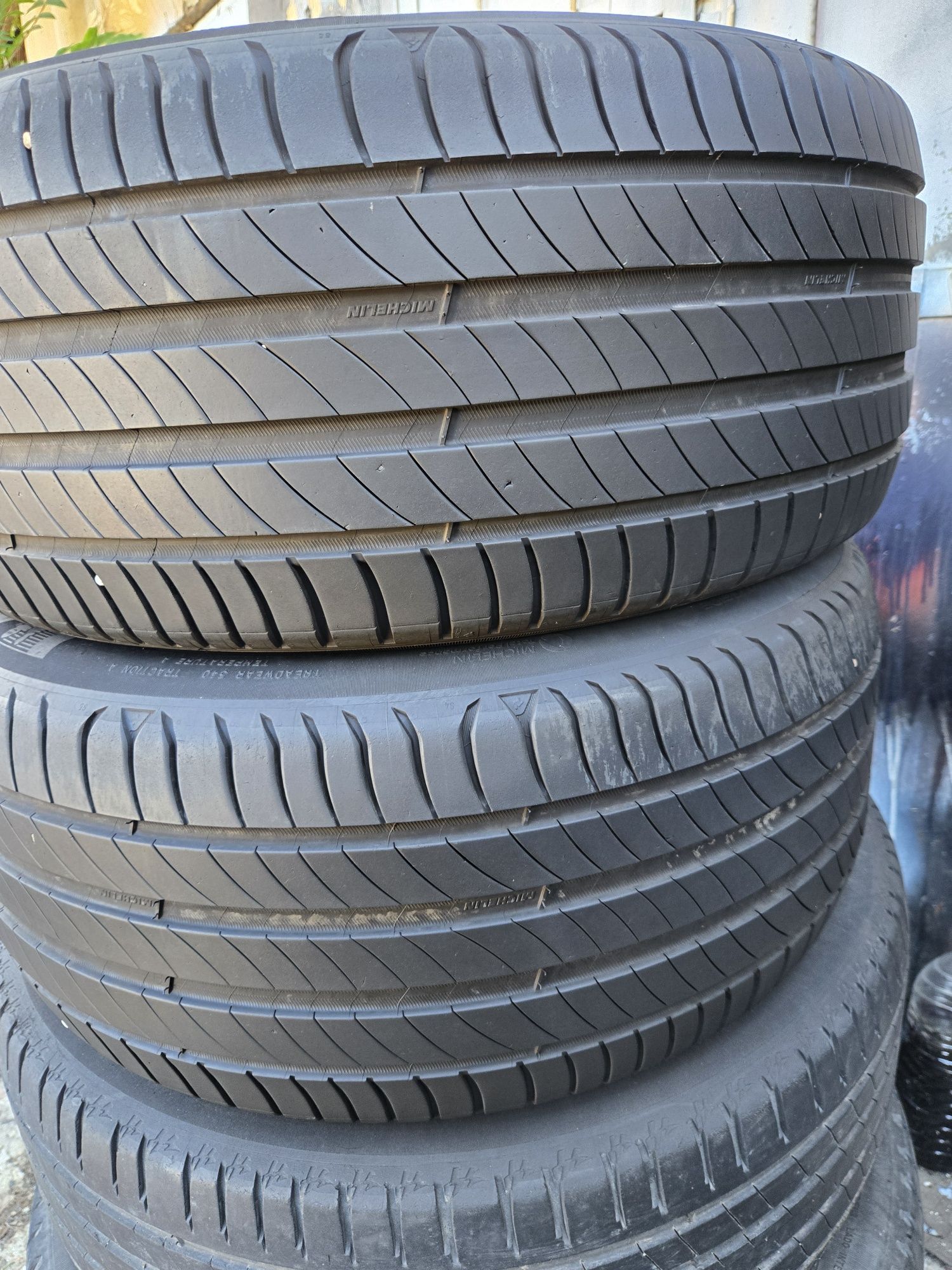 2бр. 245 45 17 Michelin летни.
