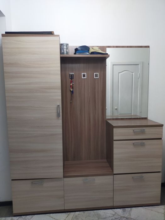 Продам прихожая в хорошем состояний