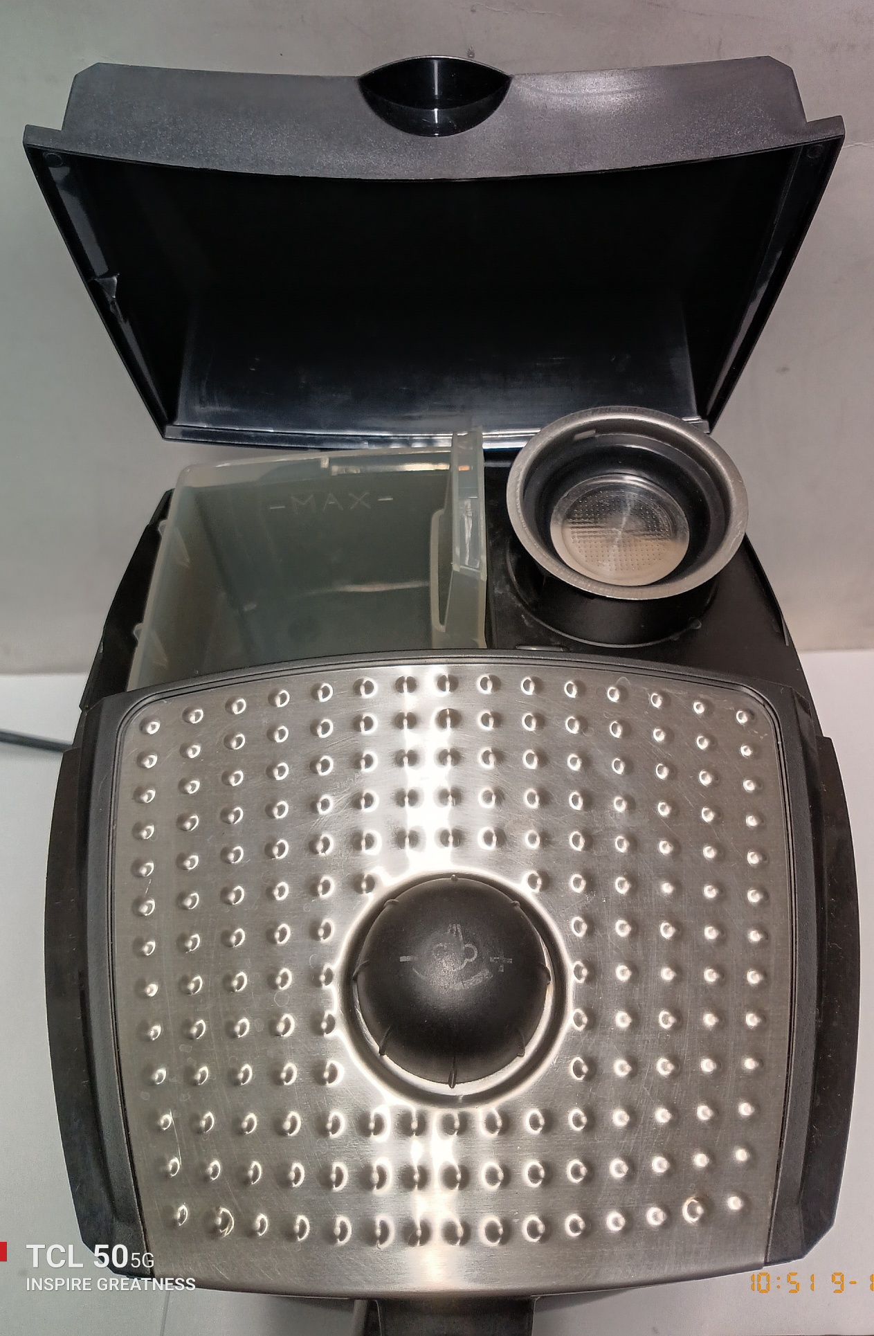 Кафемашина DeLonghi.