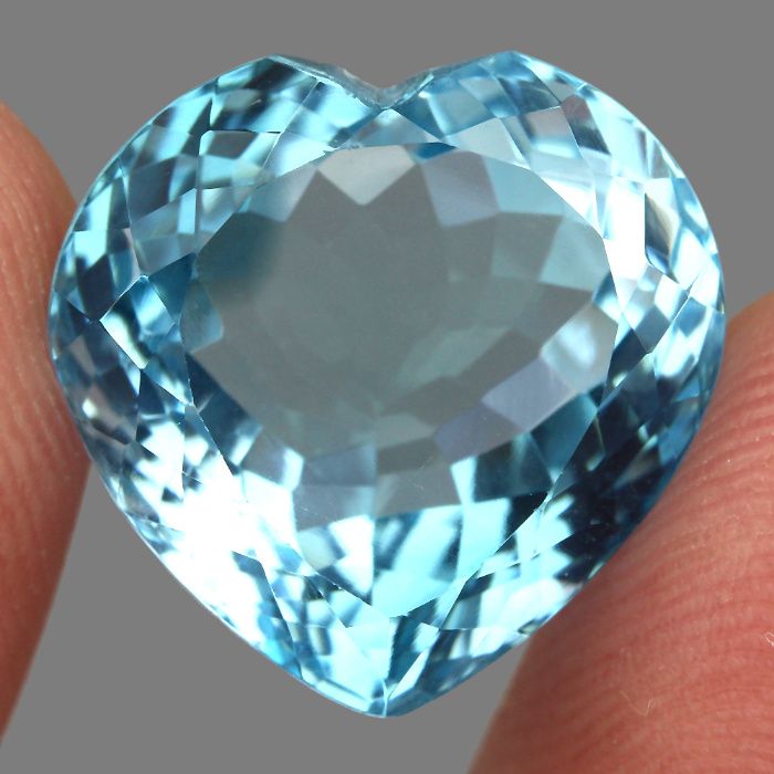 VVS 22.89 Carate 100% Natural Top Swiss Blue Topaz