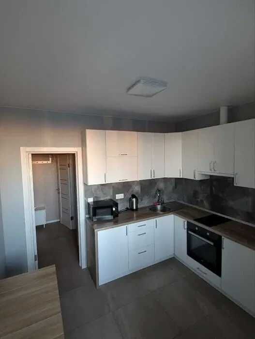 Двустаен имот в кв.Света Троица