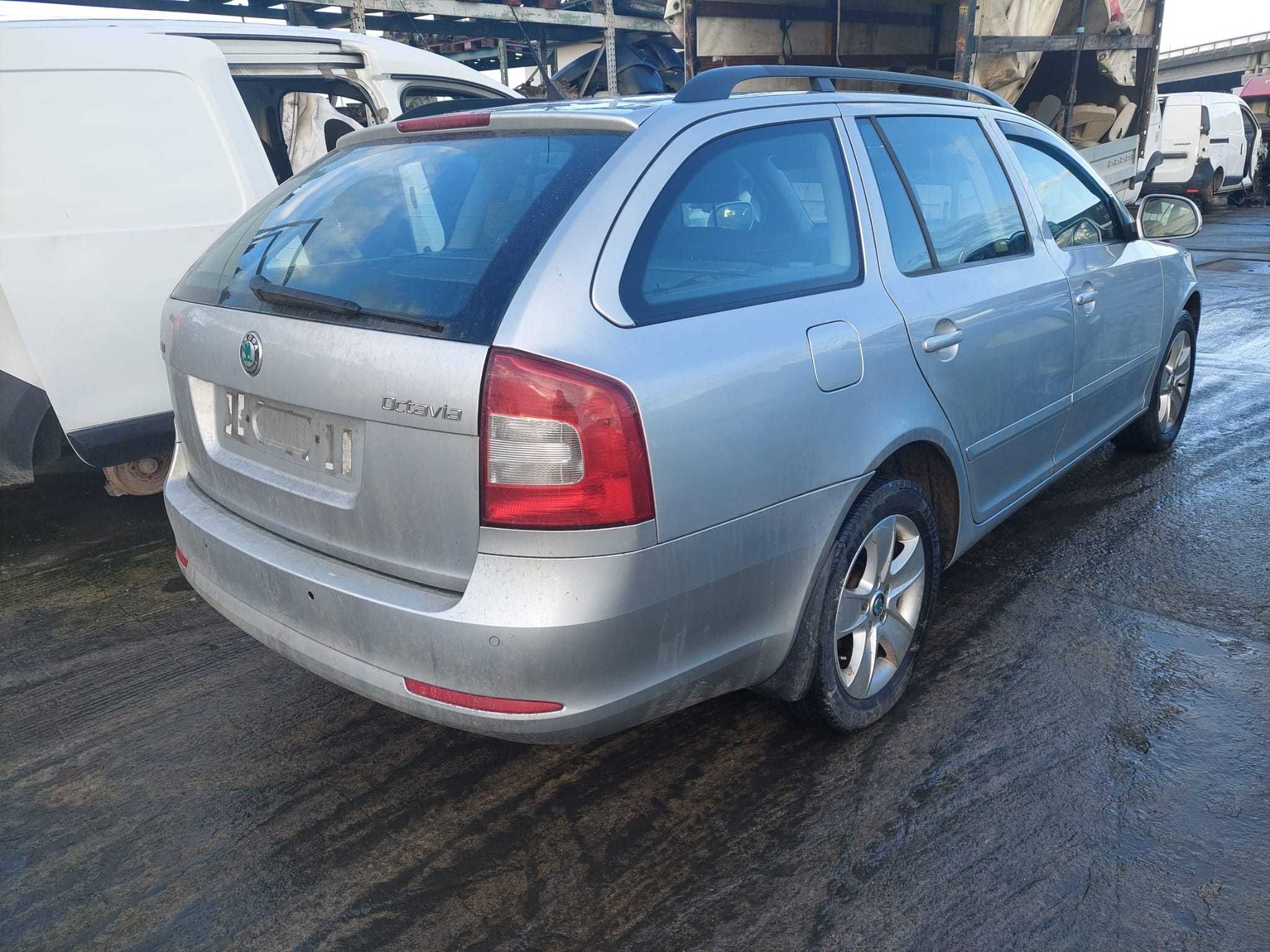 Dezmembram Skoda Octaia, an 2012, 1.6 TDI cod CAY, 105 cp