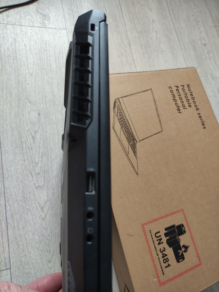 игровой ноутбук 17.3"  FHD , core  I7, DDR4 16Гб, RTX3060,М.2 256Гб