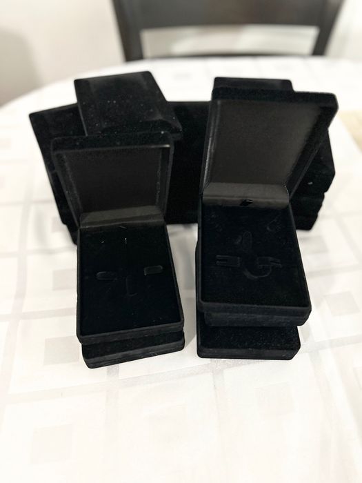 Велурени кутии за бижута 16 броя