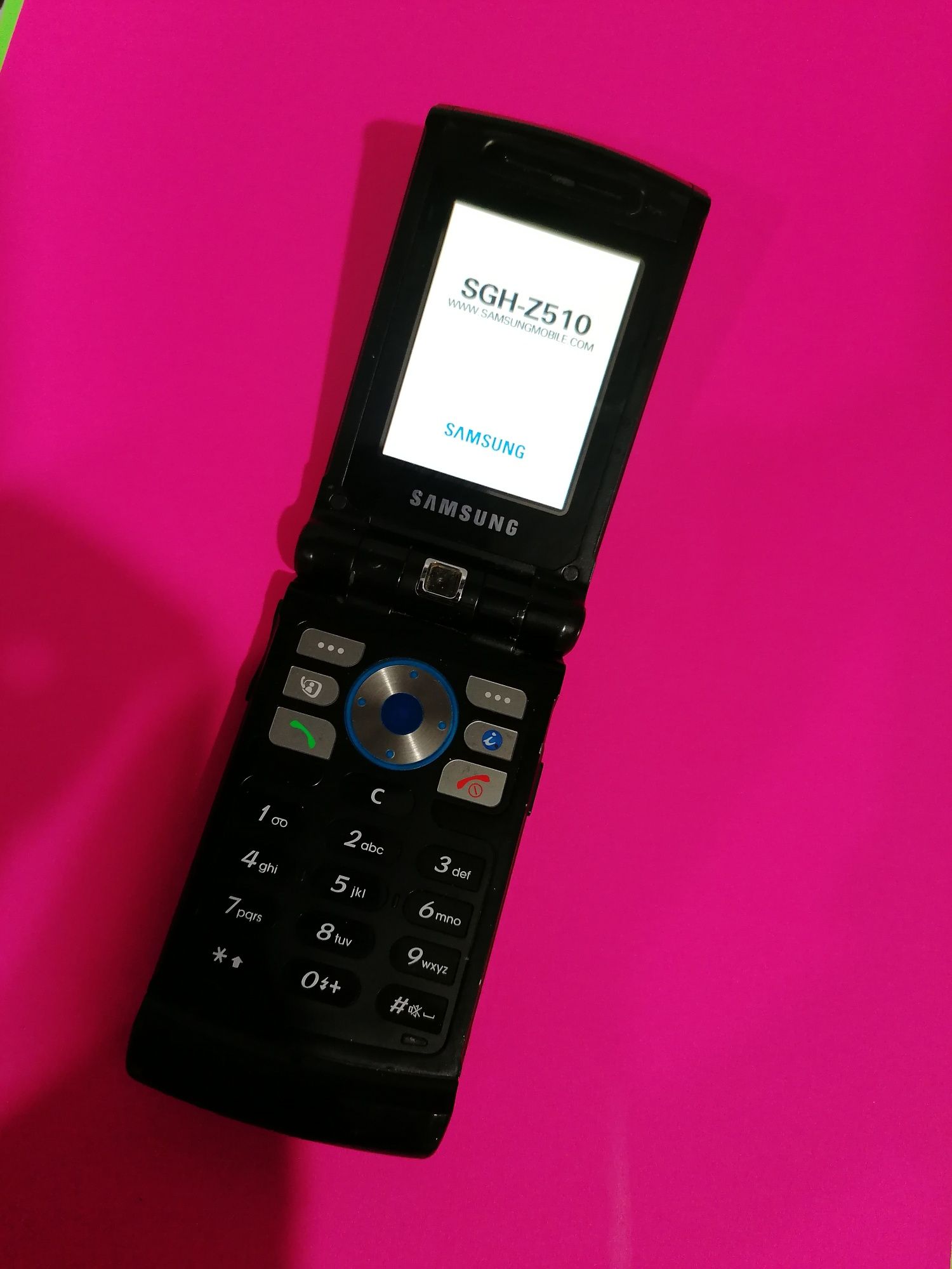 Telefon cu clapeta cu incarcator SGH-Z510