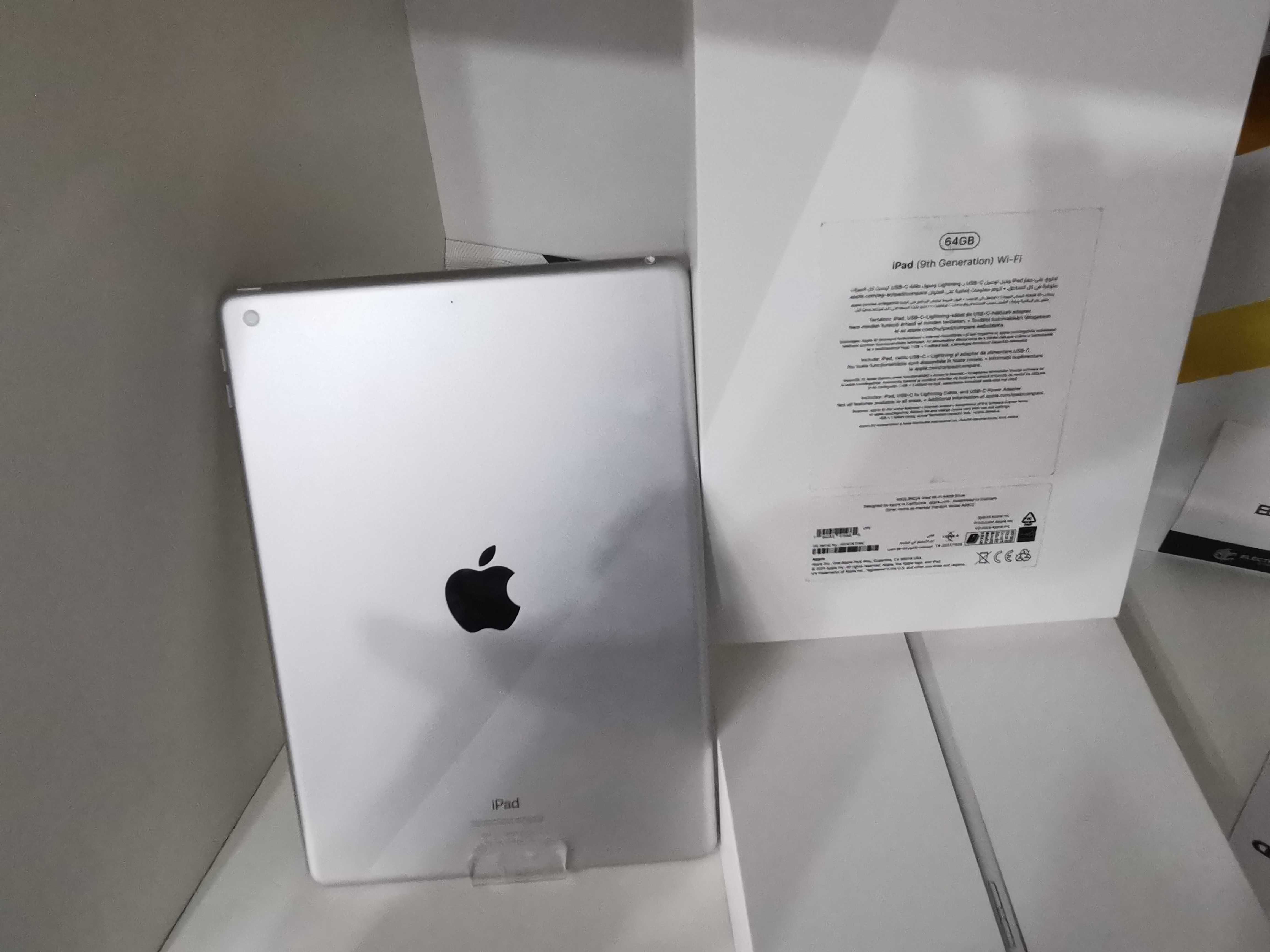 Ipad 9 Gen. 64GB WI-FI/Silver/10.2 Inch/Garantie Oct. 2025 ID7859