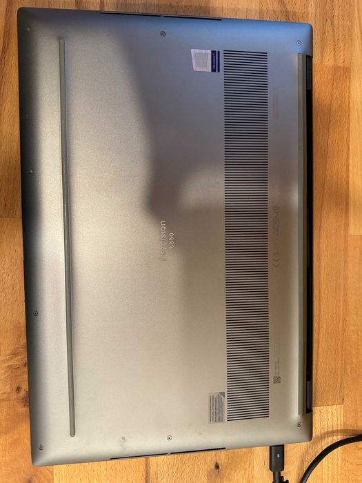 Dell Precision 5550 - i7-10850H / 32 GB RAM / 512 GB SSD / 15.6″ FHD