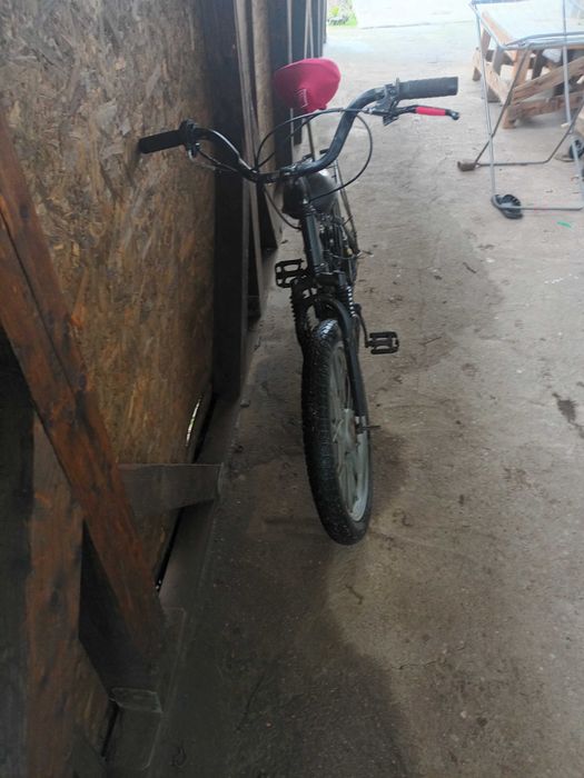 Bicicleta cu motor