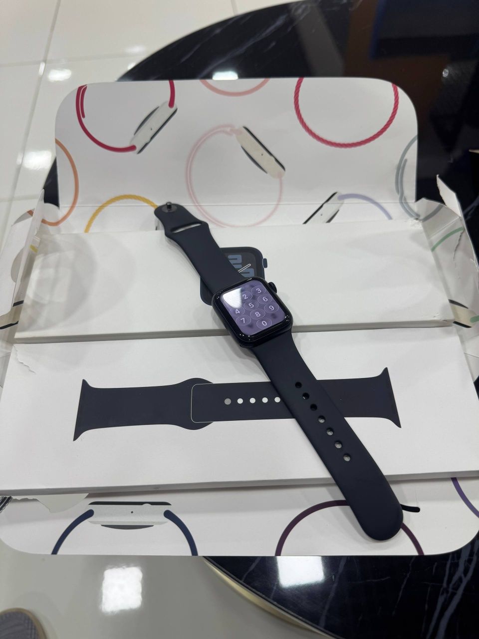 Iwatch se 2 40 mm kelishamiz