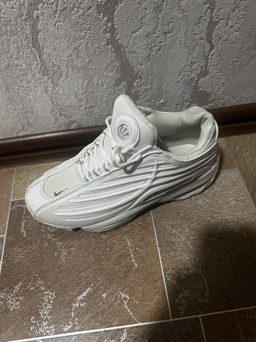 Кроссовки найк цвет белые обмен есть