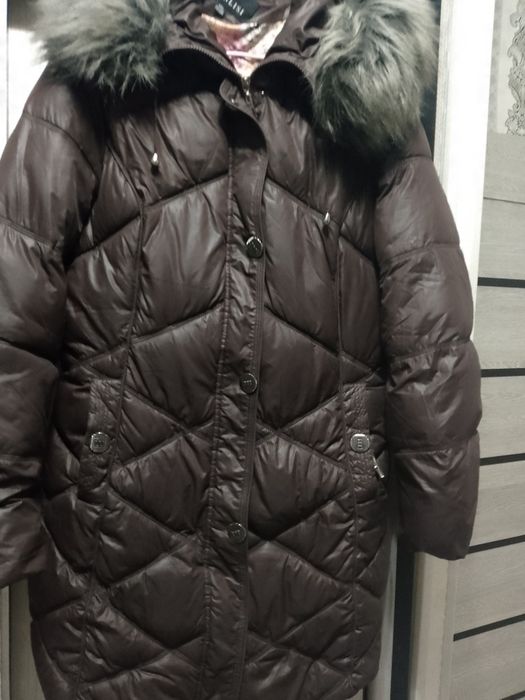 Продается зимняя женская куртка 54 размер.