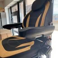 Scaun universal pentru buldoexcavatoare