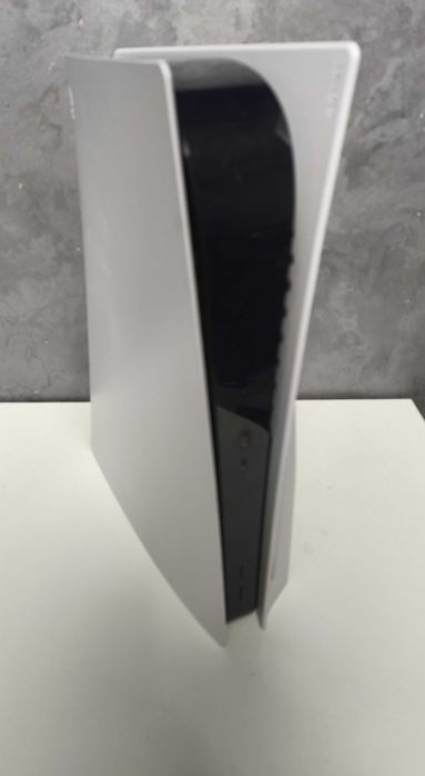 playstation 5 ps5 1tb disk edition cu o maneta