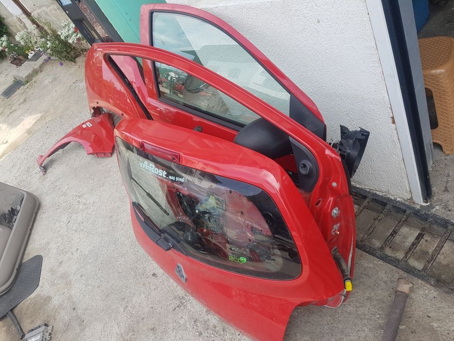 Фарове и стопове за рено туйнго 2009г