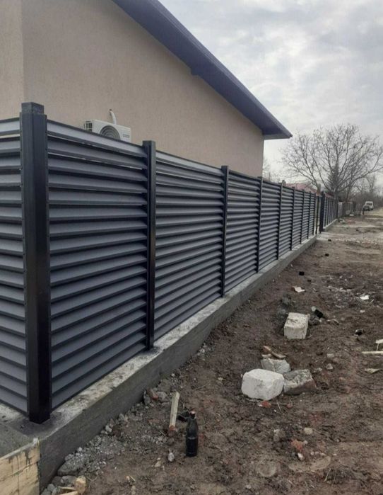 Meseriasi la garduri din plasa borduroasa și sipca metalica jaluzele v