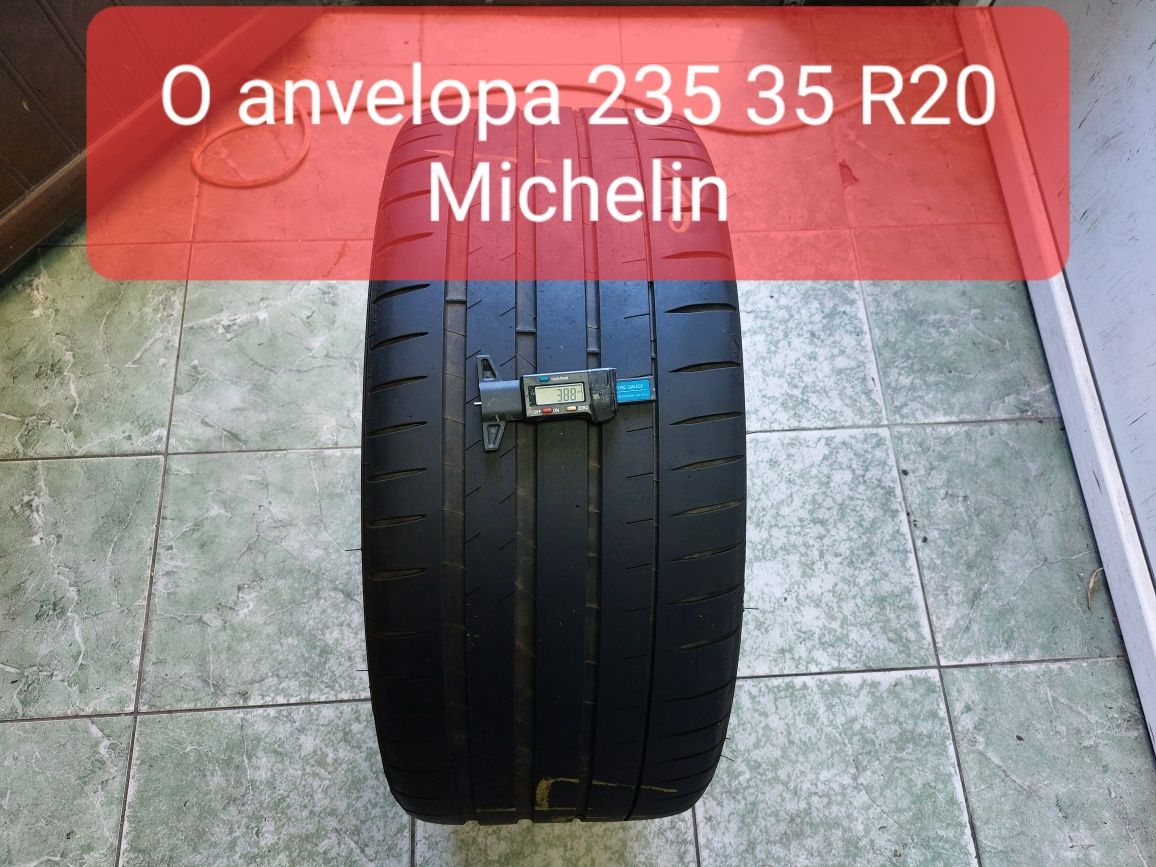 O anvelopa 235/35 R20 Michelin