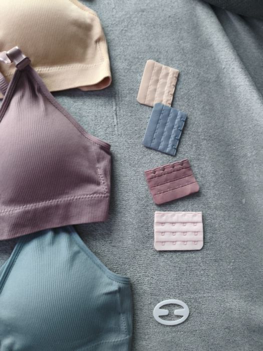 Set 4 sutiene noi fără sârme și cu bureți detașabili L