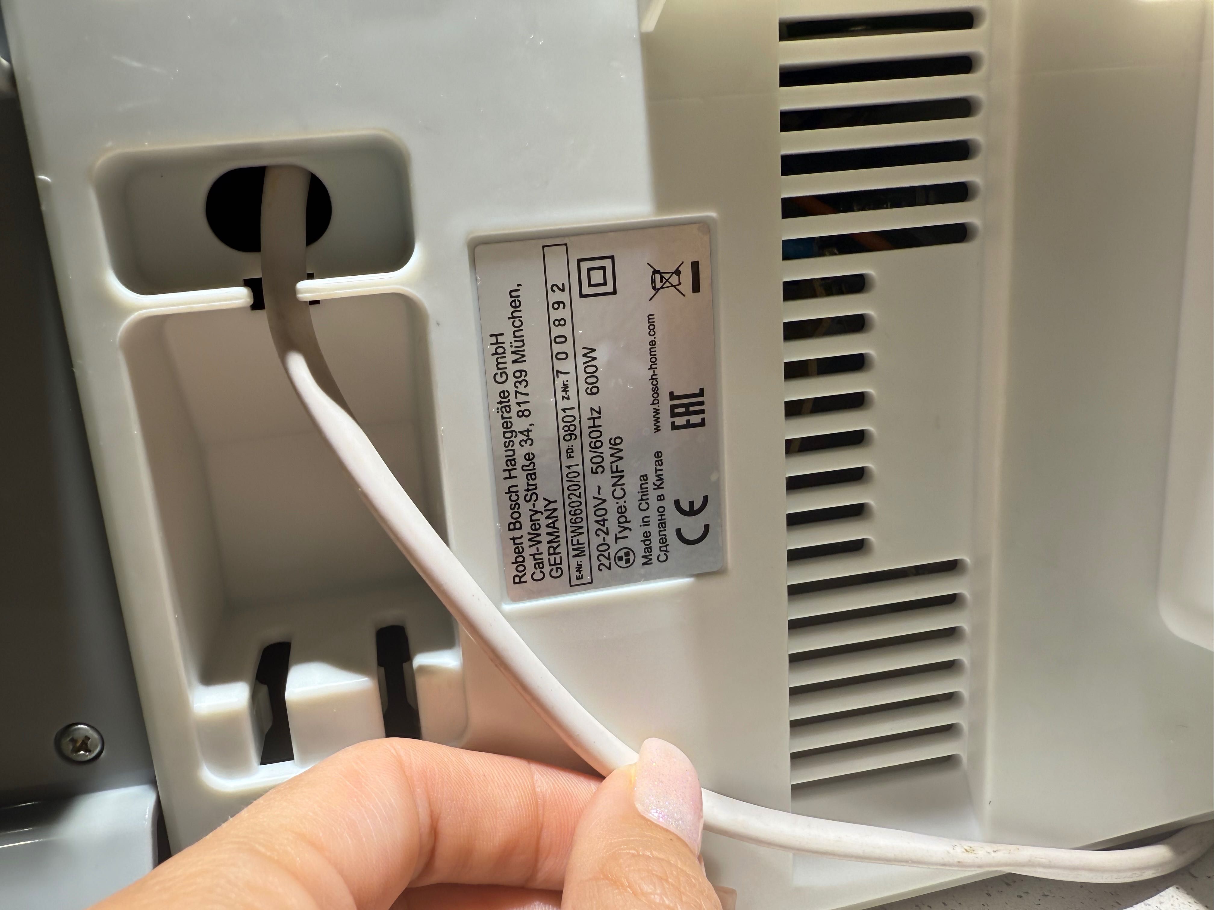 Мясорубка BOSCH MFW66020/01 в отличном состоянии. (Б/у) 1800W