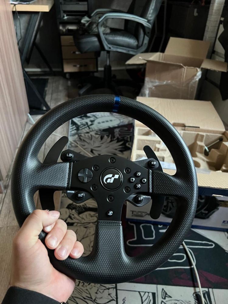 Игровой руль Thrustmaster T300RS GT – почти новый!