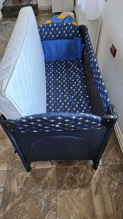 Vând pătuț de bebe+saltea