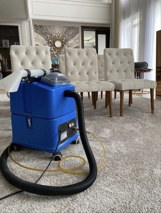 Химчистка мягкой мебели. Чистка диван клининг услуги. Уборка не дорог