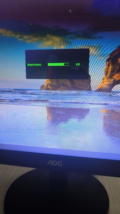 Vând PC folosit , si monitor AOC, pret negociabil
