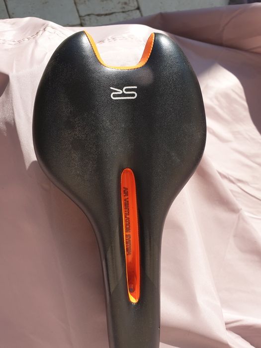 Vand sa bicicleta. Model Selle Royal Respiro