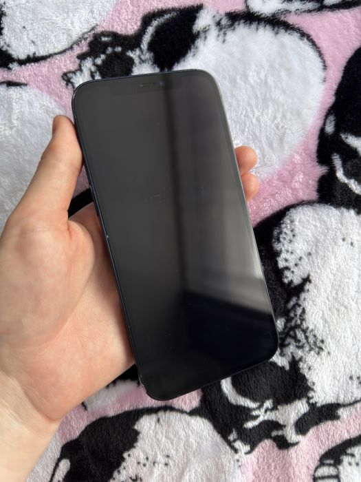 Продам Iphone 12