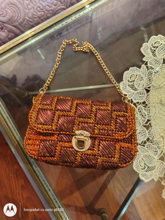 Genti dama făcute manual