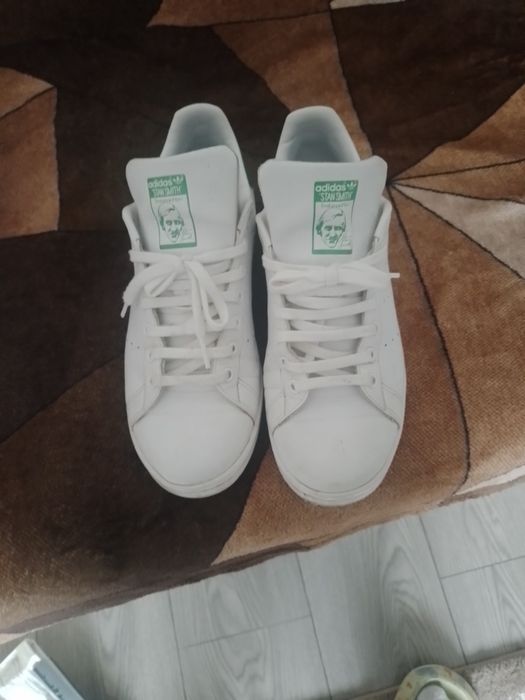 Vând adidasi marca Adidas