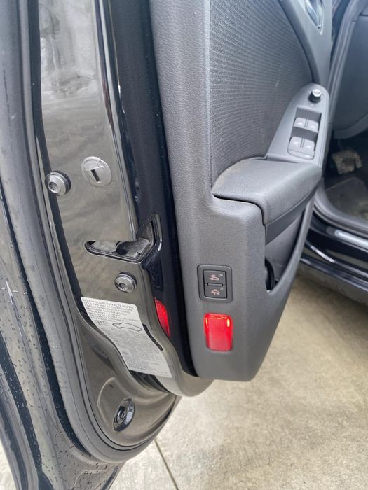 Audi a4 b8 2.0 TDI s -line automat Full led

Model: A4
Capacitate moto