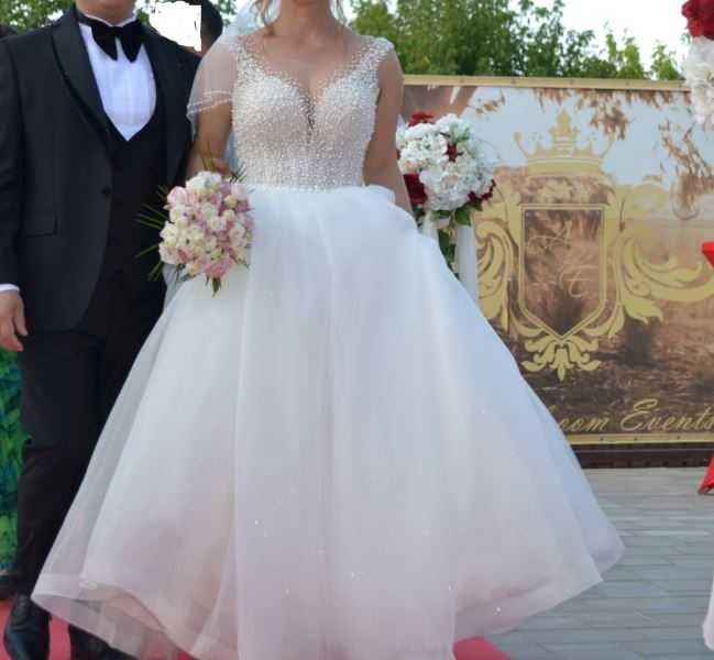 Rochie mireasa cu corset, cu perle