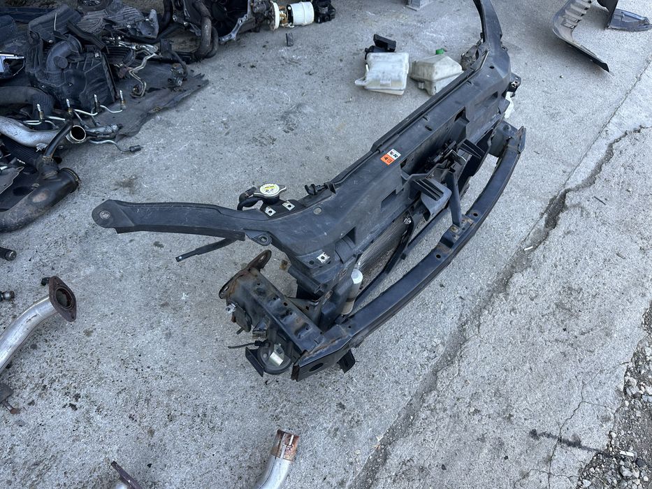 Преден панел/Очиларка за Мазда 5!